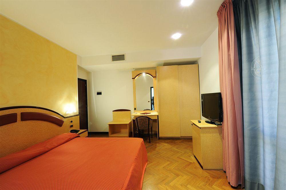 Hotel Regent San Benedetto del Tronto Exterior foto
