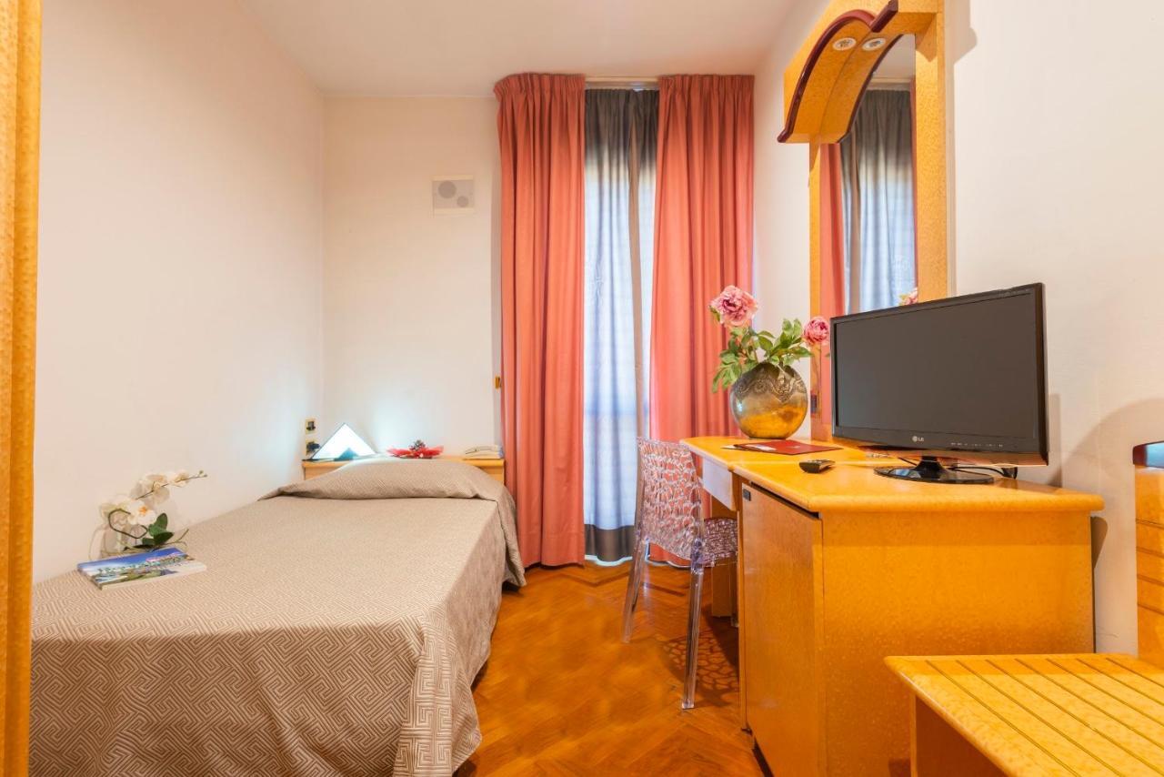Hotel Regent San Benedetto del Tronto Exterior foto